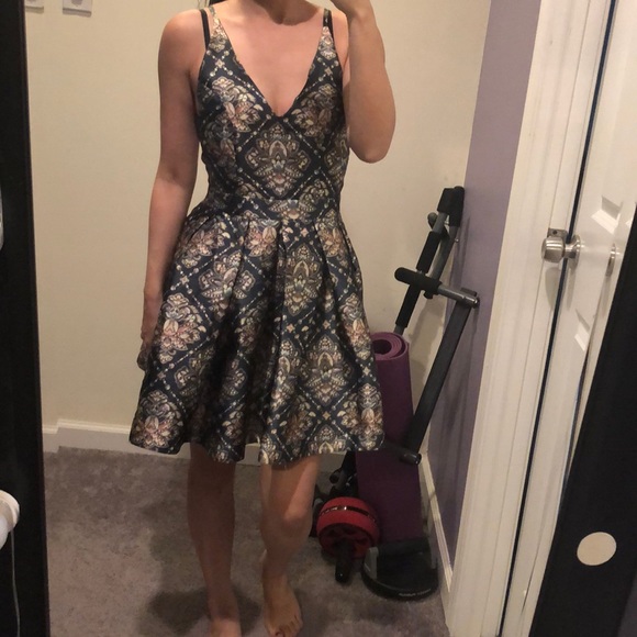 ๐ซHP๐ซMinkpink backless skater dress - Picture 6 of 7